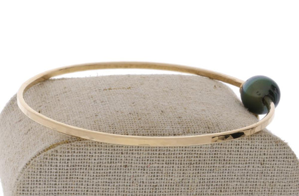 Tahitian Pearl Bangle in Gold