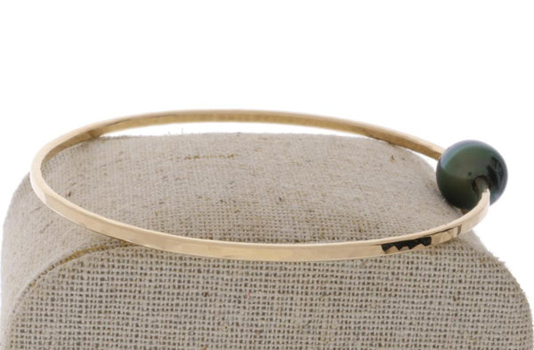 Tahitian Pearl Bangle in Gold