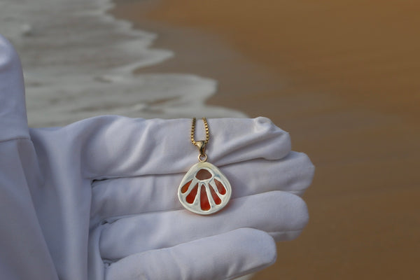 14k Gold Sunrise Shell Necklace