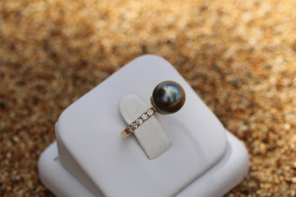 Diamond Tahitian Pearl Ring in solid 14k gold